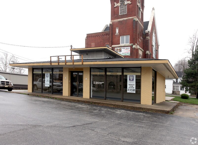 More Photos Of 121 N Washington St, Kokomo General Retail For Sale