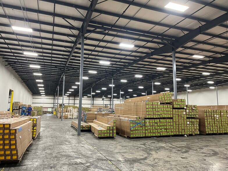 More Photos Of 4800 Beck Dr, Elkhart Manufacturing For Sale