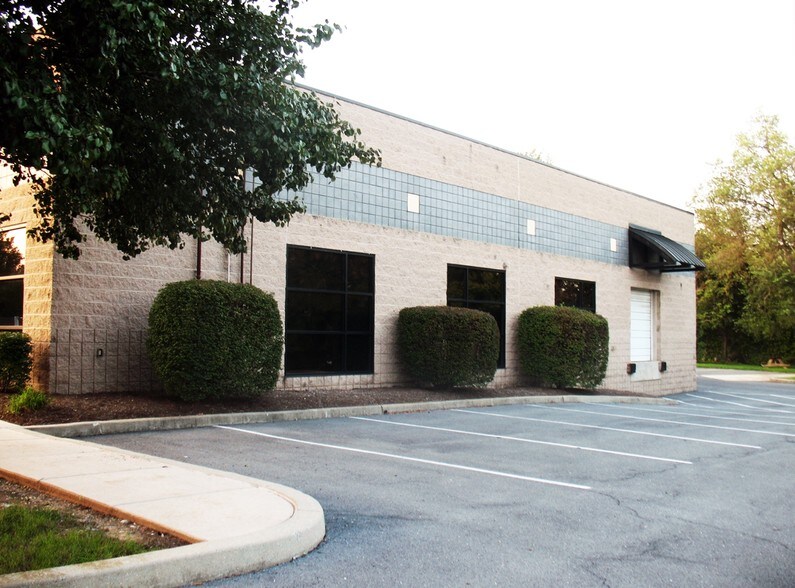 More Photos Of 415 Saint Johns Church Rd, Camp Hill Light Distribution For Lease