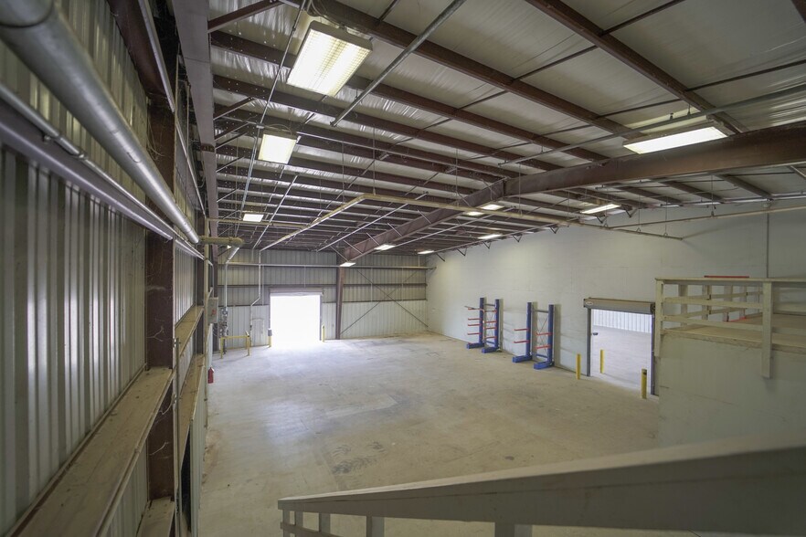 More Photos Of 8609 Lone Tree Rd, Victoria Industrial For Sale