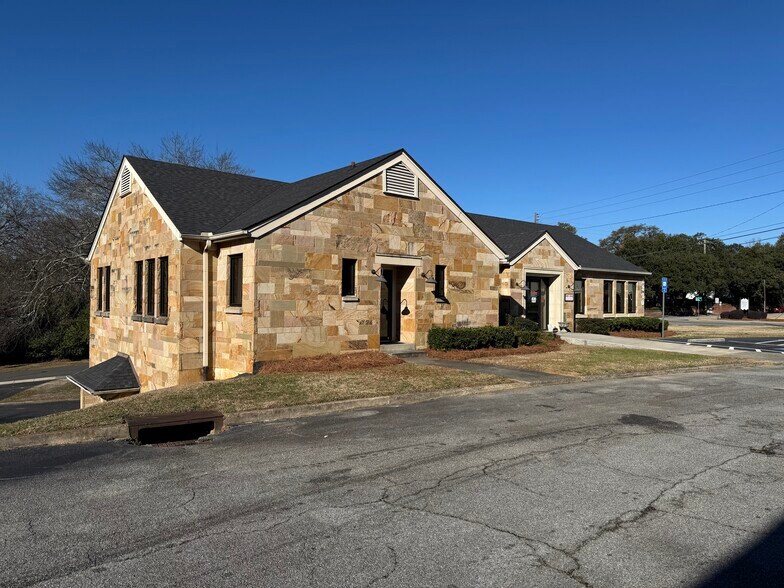 Primary Photo Of 2370 Vineville Ave, Macon-Bibb Office Residential For Lease