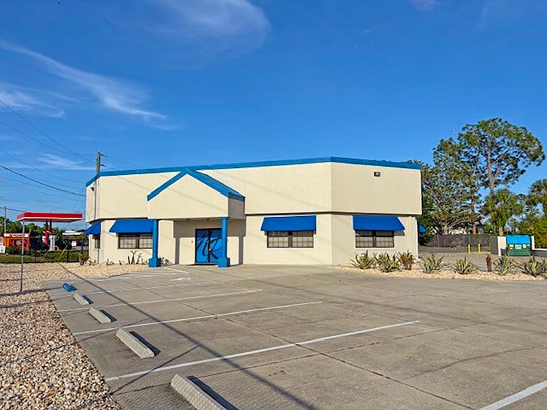Primary Photo Of 30 Keyes Ct, Sanford Light Manufacturing For Sale