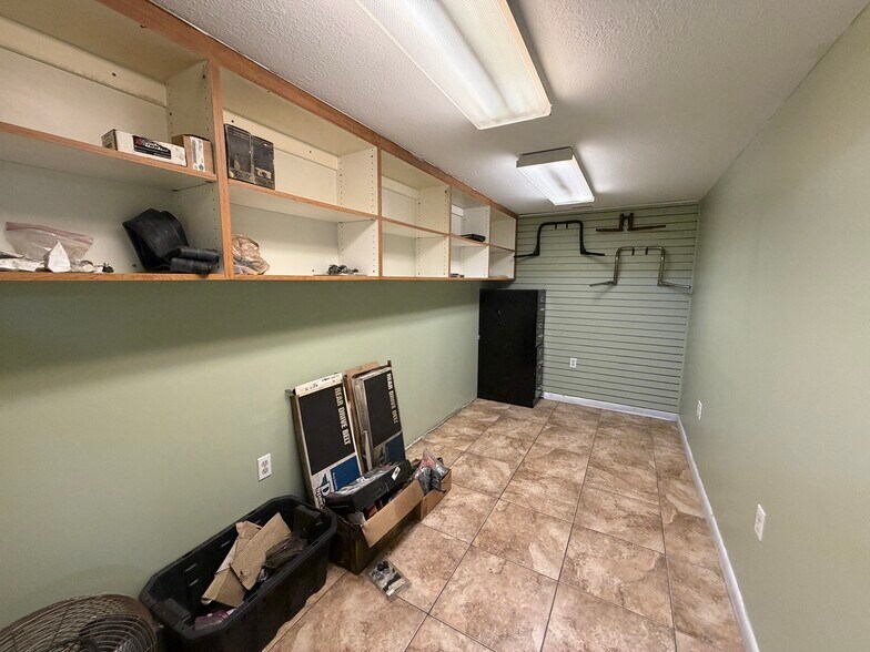 More Photos Of 15921 N Florida Ave, Lutz Warehouse For Sale