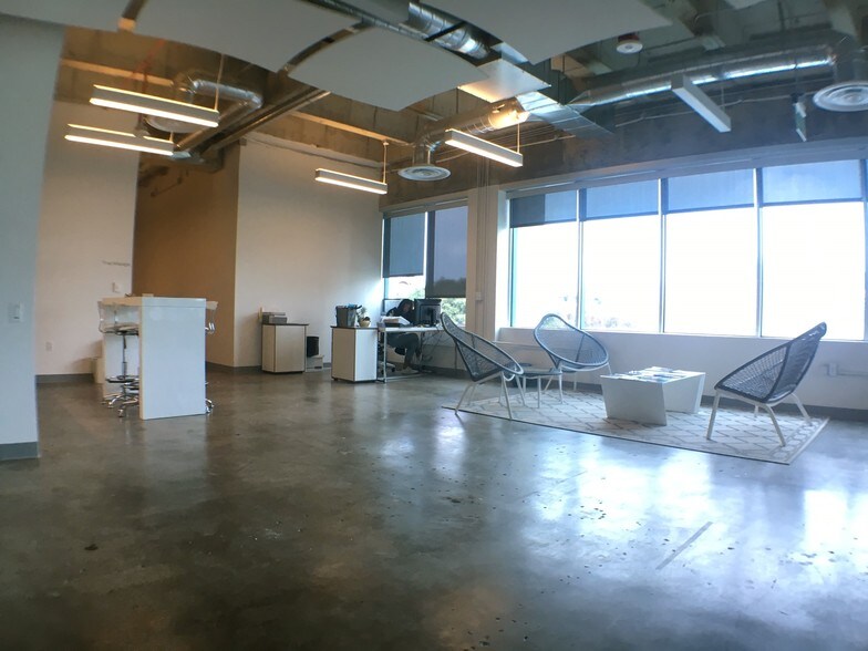 More Photos Of 13274 Fiji Way, Marina Del Rey Office Residential For Lease