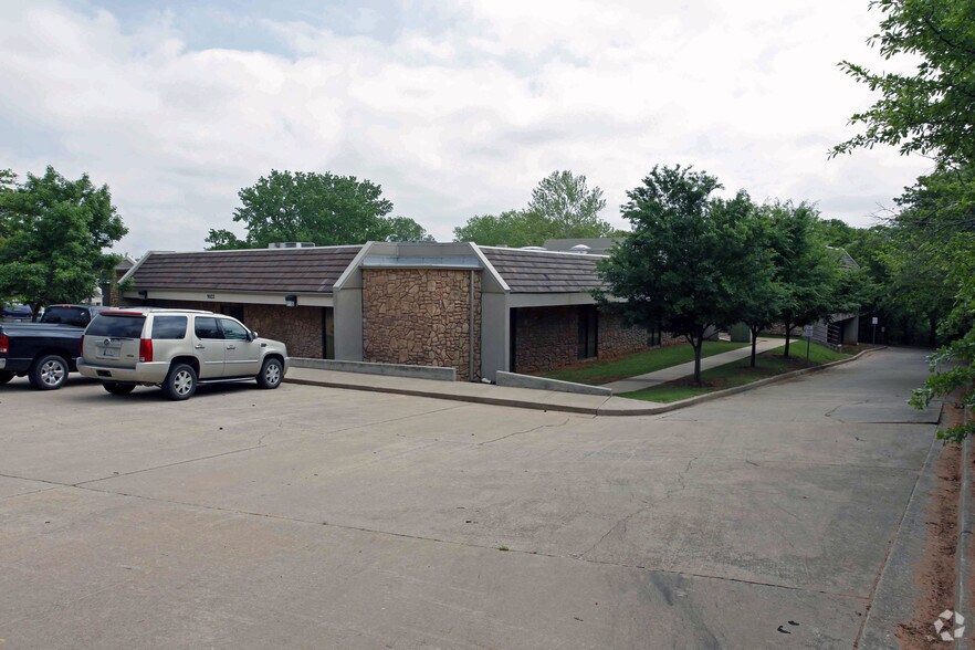 More Photos Of 1603 E 19th St, Edmond Coworking Space