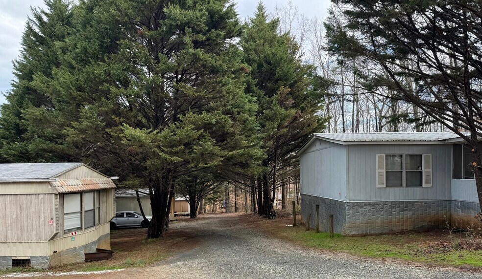 More Photos Of 170 Dogwood Ext, Toccoa Manufactured Housing Mobile Home Park For Sale