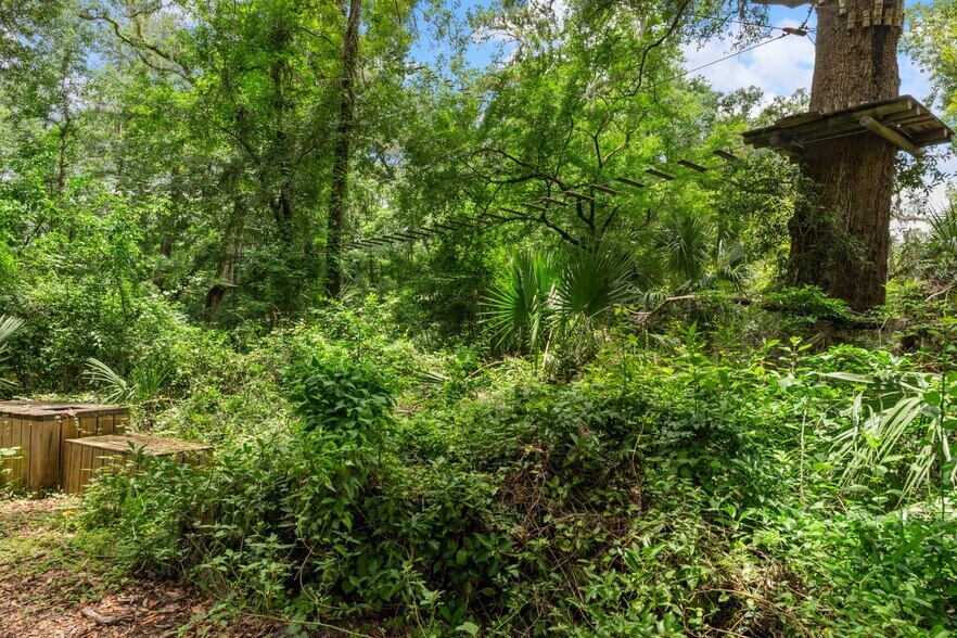 More Photos Of 6440 Cedar Ln, Brooksville Sports And Entertainment For Sale