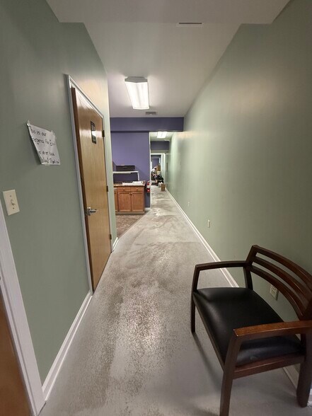 More Photos Of 33 Dansbury Ter, East Stroudsburg Office For Lease