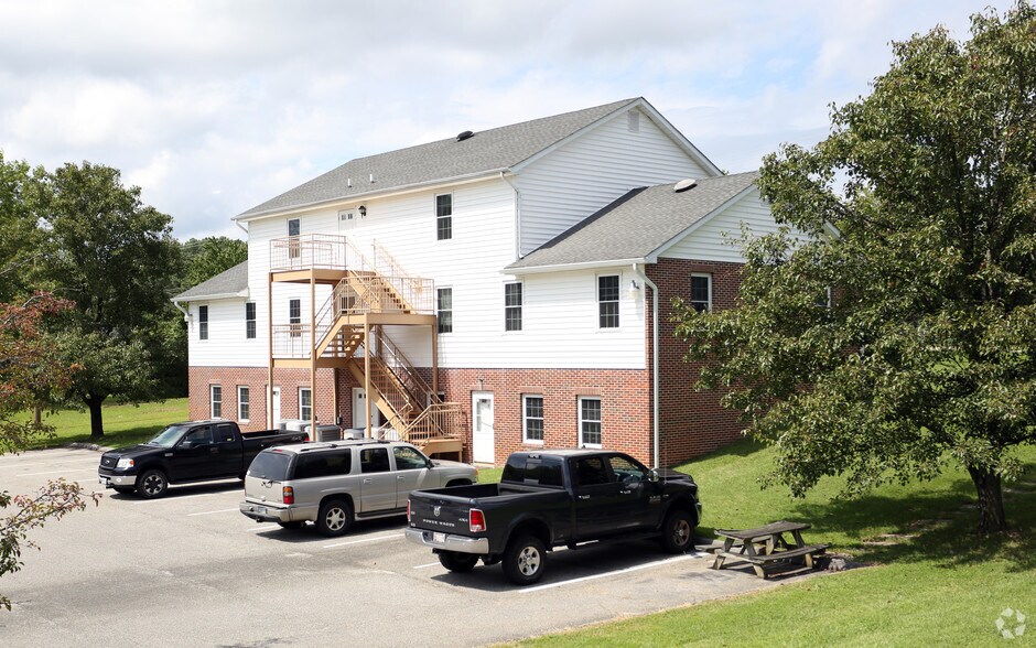 More Photos Of 21585 Three Notch Rd, Lexington Park Office For Lease