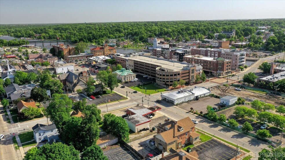 More Photos Of 201 S 2nd St, St Charles Specialty For Sale