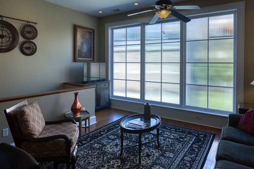 More Photos Of 14 E Taylor St, Savannah Specialty For Sale