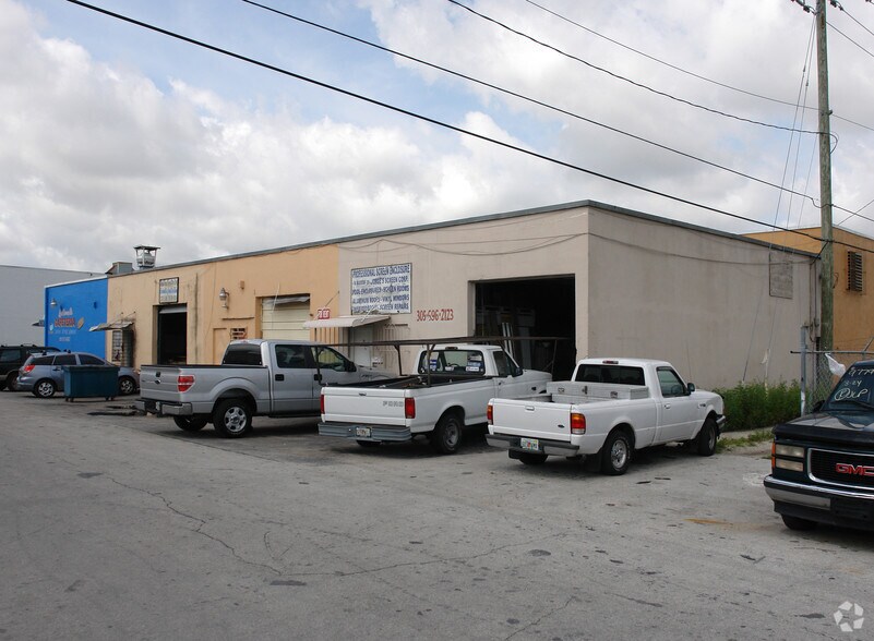 More Photos Of 2300-2330 E 11th Ave, Hialeah Warehouse For Lease