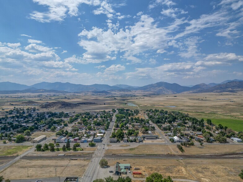 More Photos Of 180 E Webb St, Montague Warehouse For Sale