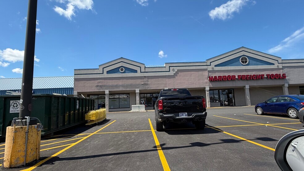 More Photos Of 709 N Main St, North Syracuse Unknown For Lease