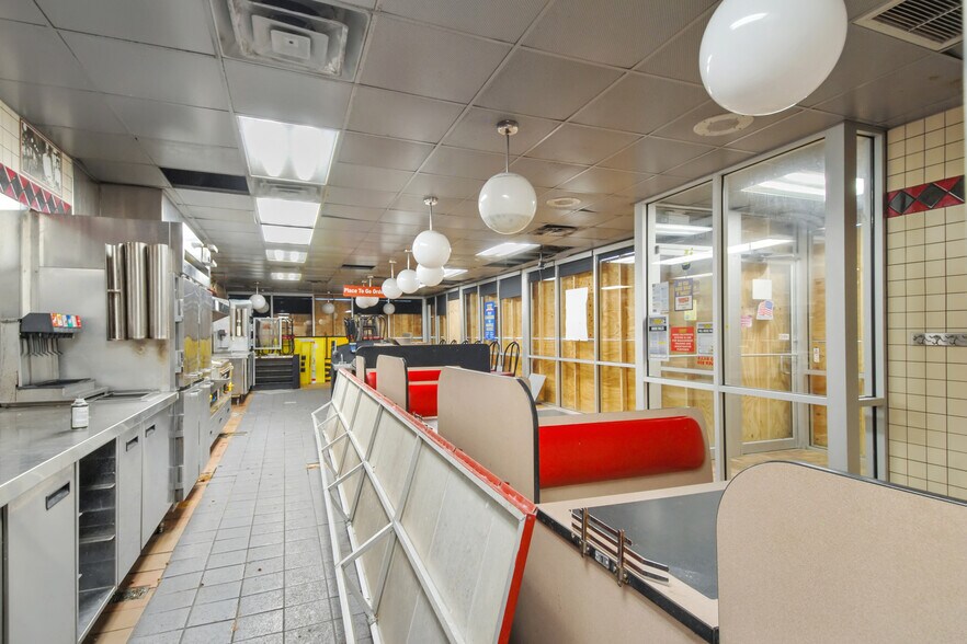 More Photos Of 2940 Elysian Flds, New Orleans General Retail For Sale