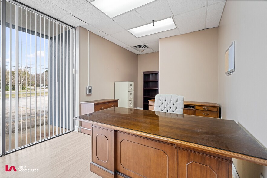 More Photos Of 1330 Atlanta Hwy, Madison Manufacturing For Sale