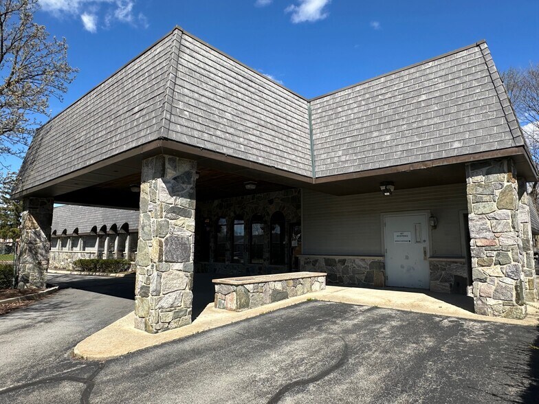 More Photos Of 11 Murray Street, Glens Falls Medical For Sale