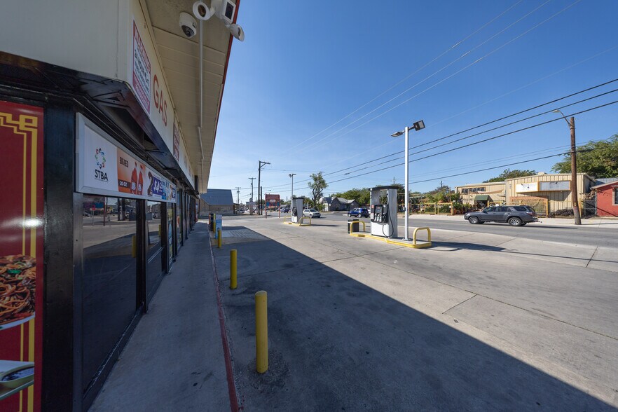 More Photos Of 628 W Hildebrand Ave, San Antonio Convenience Store For Sale