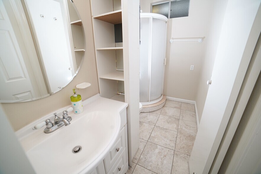 More Photos Of 343 N Clark Ave, Pomona Warehouse For Sale