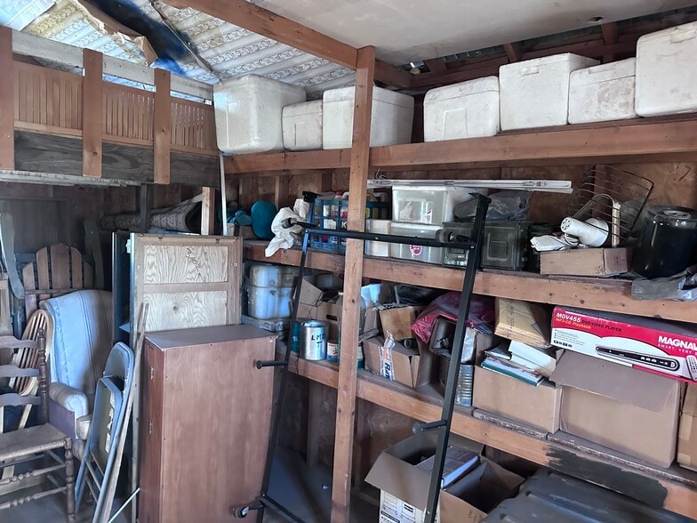 More Photos Of 860 W 4th St, Benson Flex For Sale