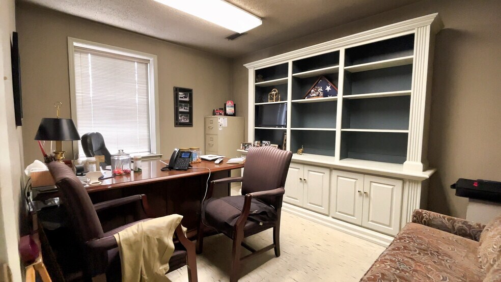 More Photos Of 302 6th, Decatur Industrial For Lease