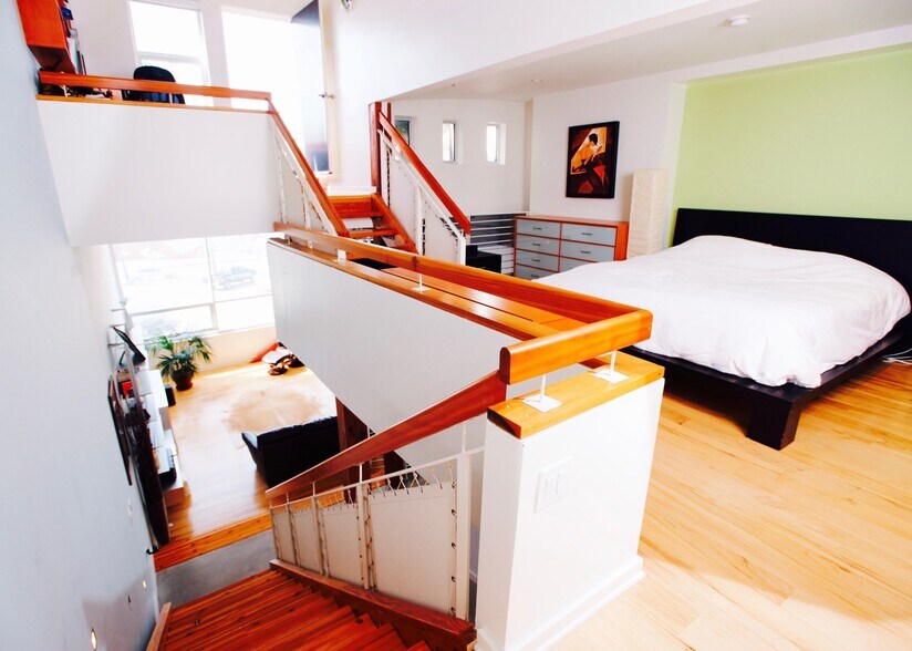 More Photos Of 615 Hampton Dr, Venice Apartments For Sale