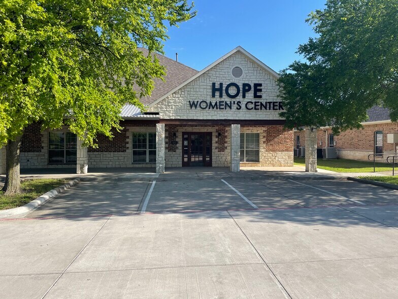 More Photos Of 2740 Virginia Pky, McKinney Medical For Lease