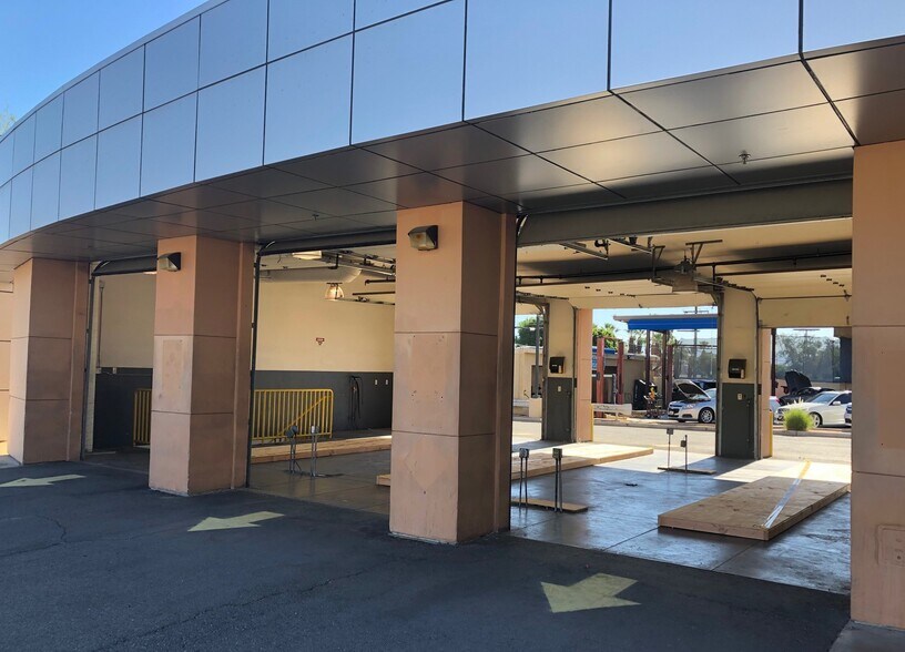 More Photos Of 74180 Highway 111, Palm Desert General Retail For Sale