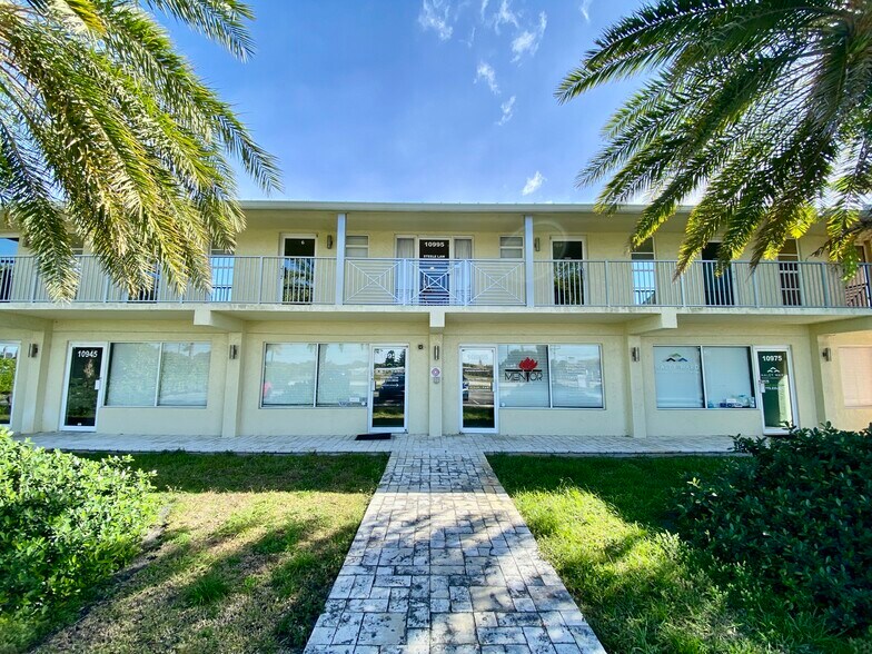 More Photos Of 10935-10995 SE Federal Hwy, Hobe Sound Loft Creative Space For Lease