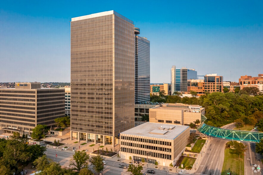 Primary Photo Of 2345 Grand Blvd, Kansas City Office For Sale