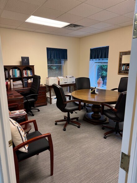 More Photos Of 7 Cedar St, Ramsey Office For Lease