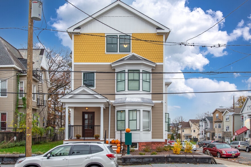 More Photos Of 84 Auburn St, Paterson Apartments For Sale