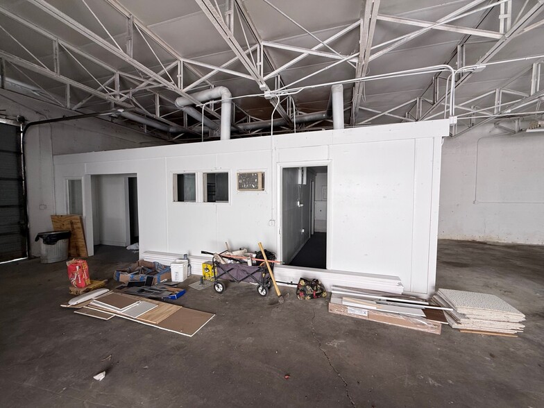 More Photos Of 14020 NW 19th Ave, Miami Warehouse For Sale