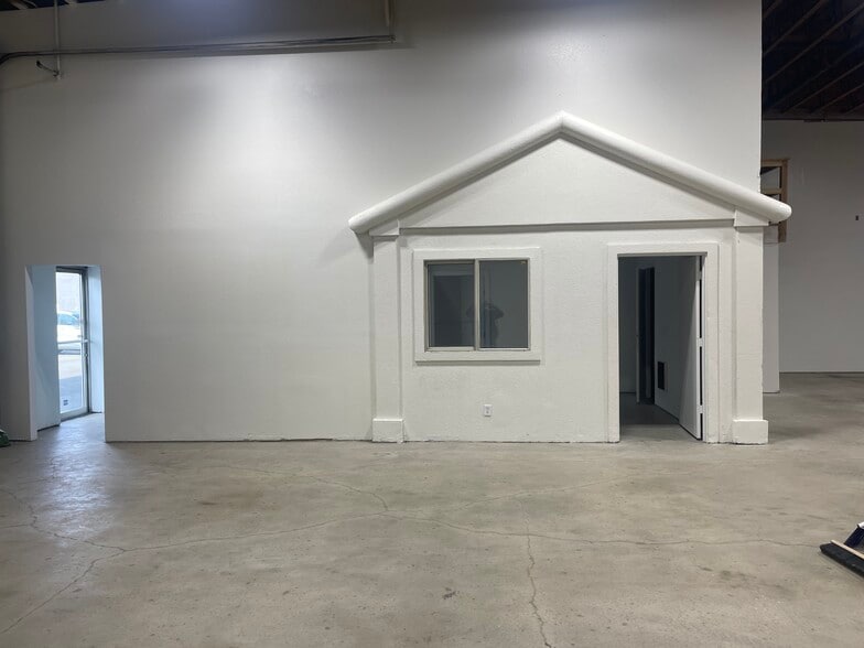 More Photos Of 1205 NE 95th St, Vancouver Service For Lease