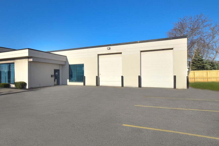 Primary Photo Of 3268 Union Rd, Cheektowaga Warehouse For Lease