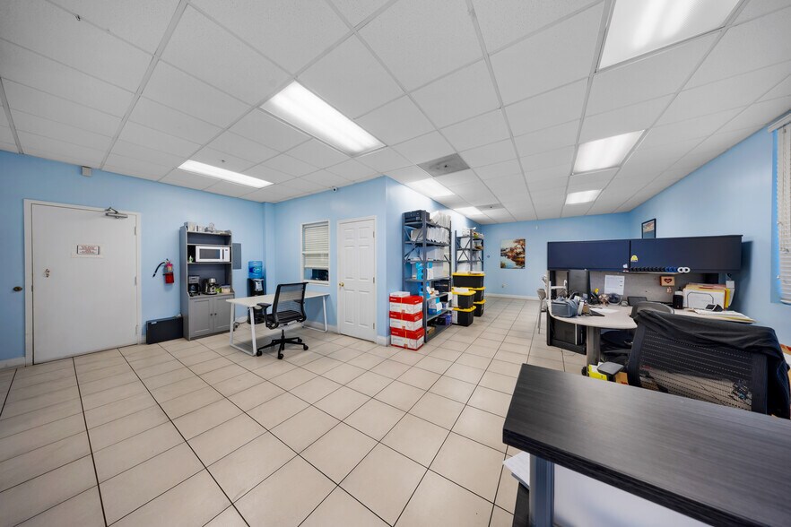More Photos Of 3301-3389 NW 97th Ave, Miami Warehouse For Lease