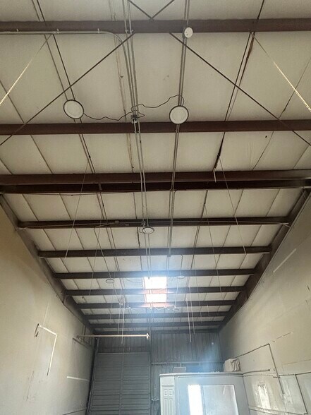 More Photos Of 9339 Denton Ave, Hudson Warehouse For Lease