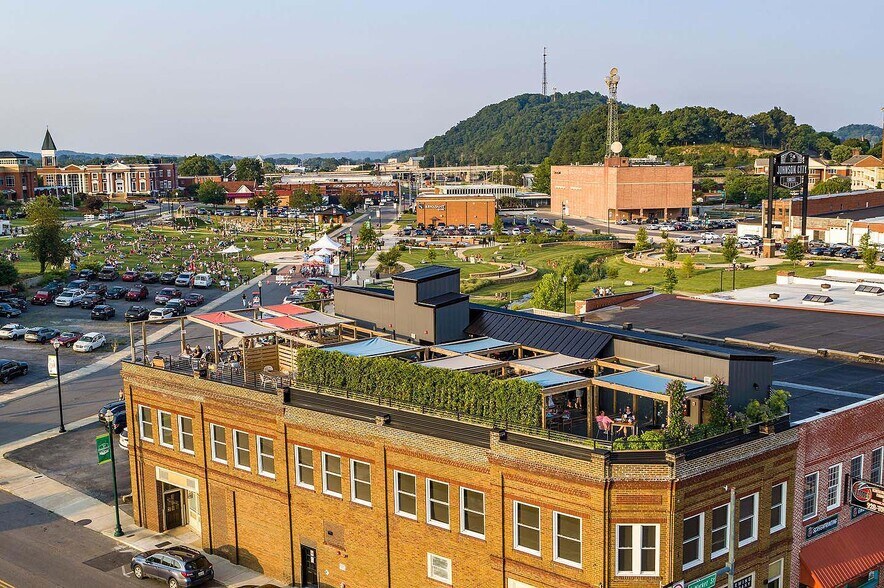 More Photos Of 142 Market St, Johnson City Restaurant For Sale