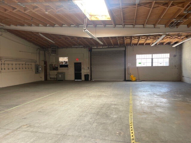 More Photos Of 1653 12th St, Santa Monica Warehouse For Lease