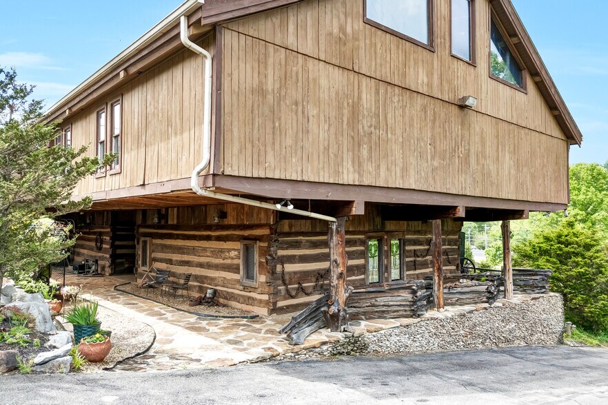 More Photos Of 7264 E Lamar Alexander Pky, Townsend Freestanding For Sale