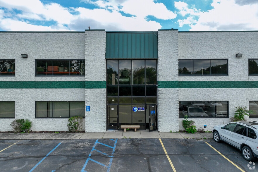 More Photos Of 30735 Cypress Rd, Romulus Warehouse For Lease