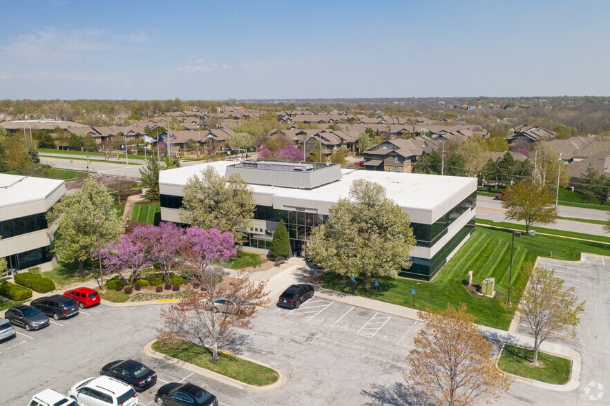 More Photos Of 12980 Metcalf Ave, Overland Park Unknown For Lease