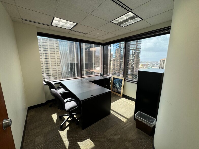 More Photos Of 1100 Alakea St, Honolulu Office For Sale