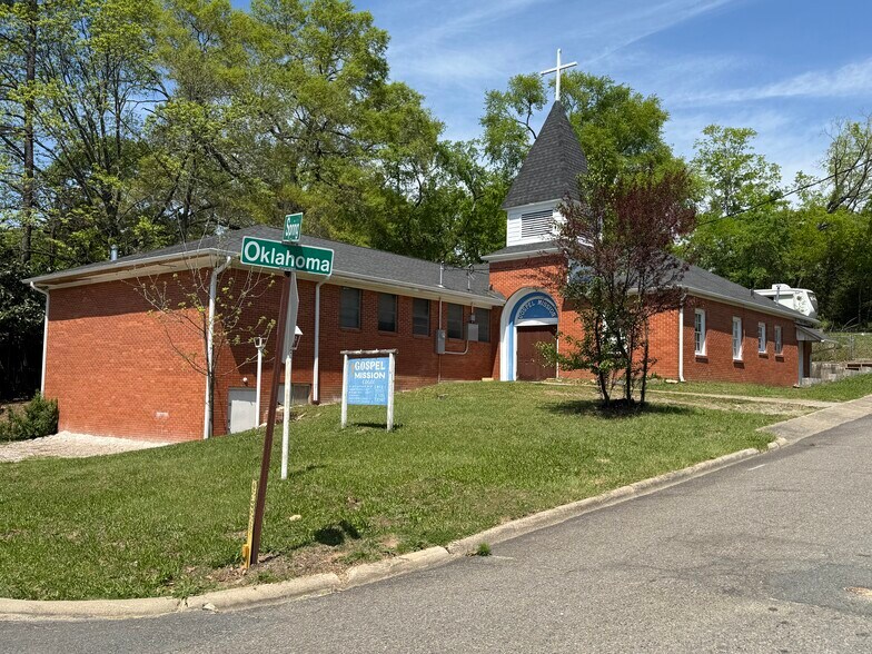 Primary Photo Of 1107 Spring St, Hot Springs Flex For Sale