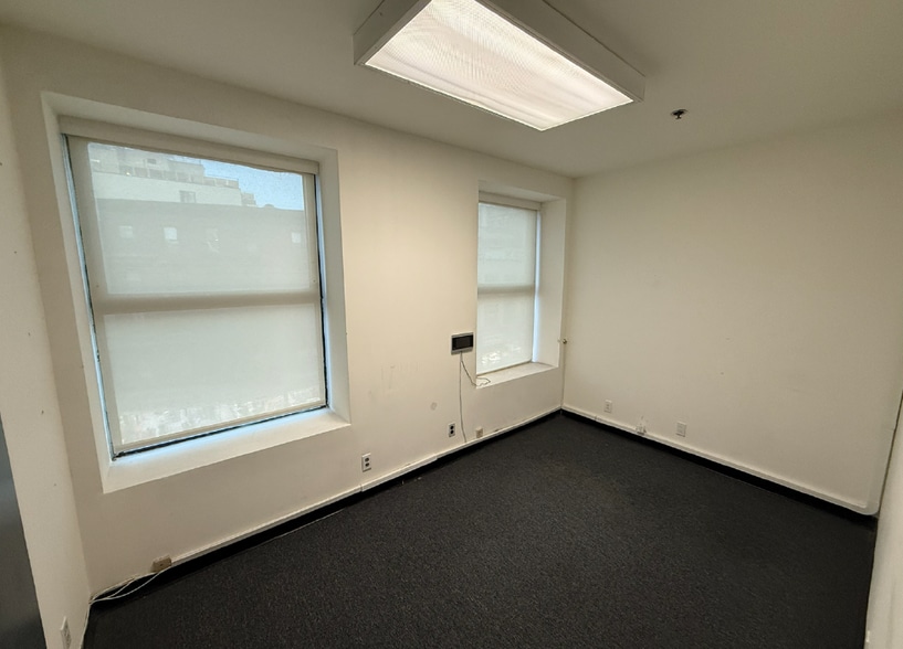 More Photos Of 210 Canal St, New York Office Residential For Sale