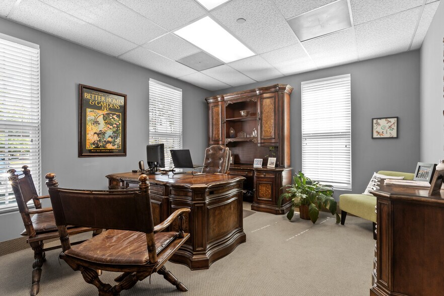 More Photos Of 17734 Preston Rd, Dallas Office For Sale