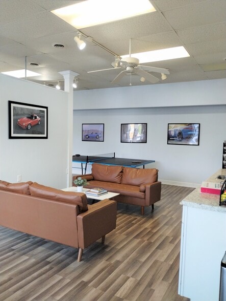 More Photos Of 195 New Castle Rd, Butler Storefront Retail Office For Sale