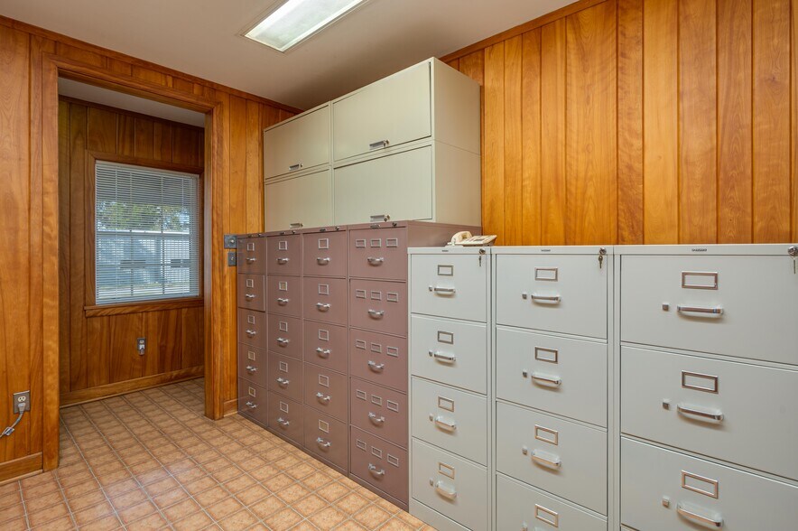 More Photos Of 510 E Parker St, Bartow Office For Sale