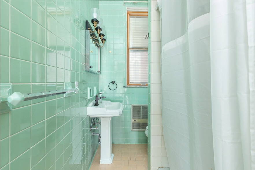 More Photos Of 124 E Abbott St, Lansford Specialty For Sale