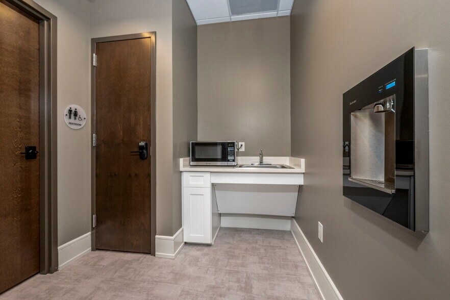 More Photos Of 345 June Dr, Harleysville Storefront For Lease